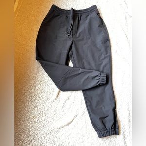 Old Navy Women’s Waterproof Insulated Joggers Large
